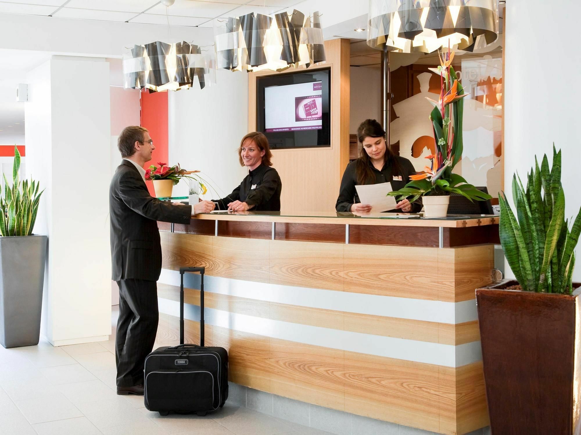 Mercure Pau Palais Des Sports Luaran gambar