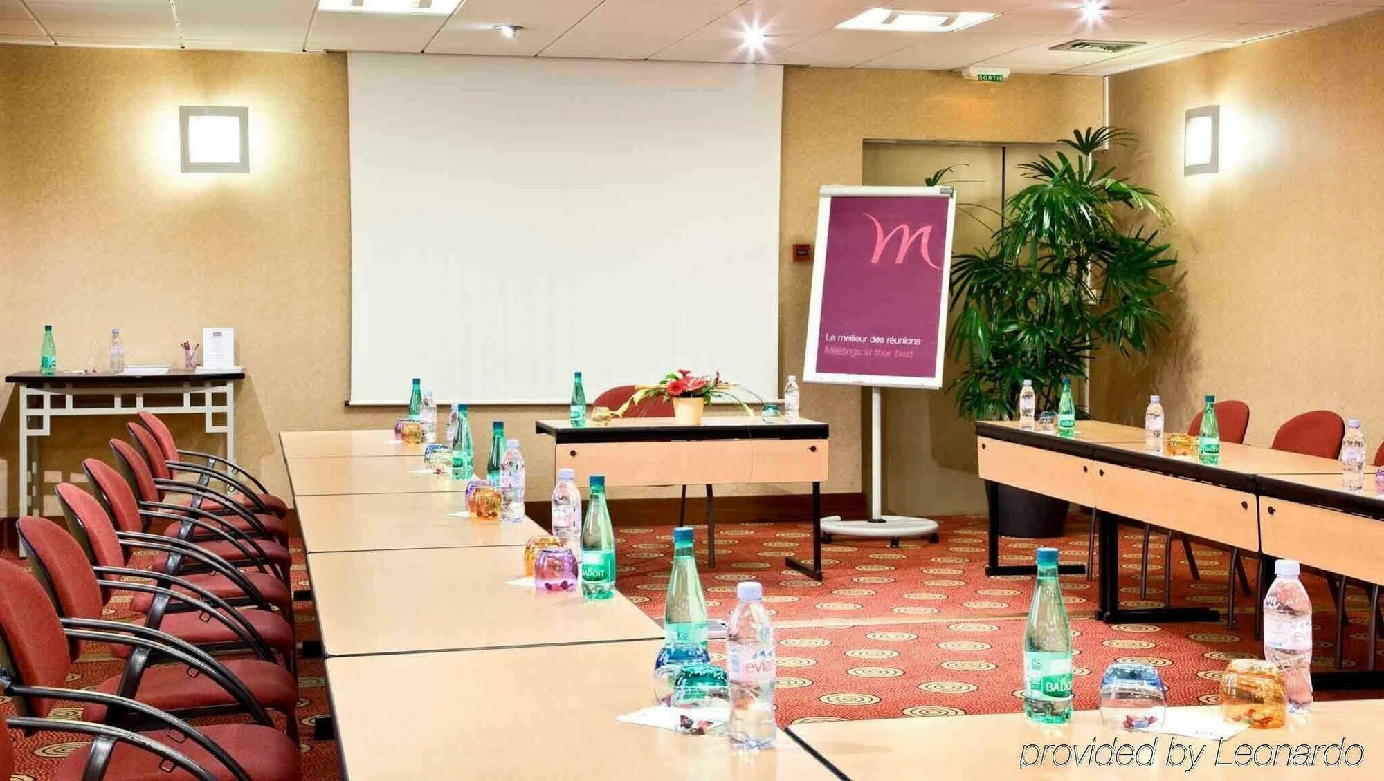 Mercure Pau Palais Des Sports Restoran gambar